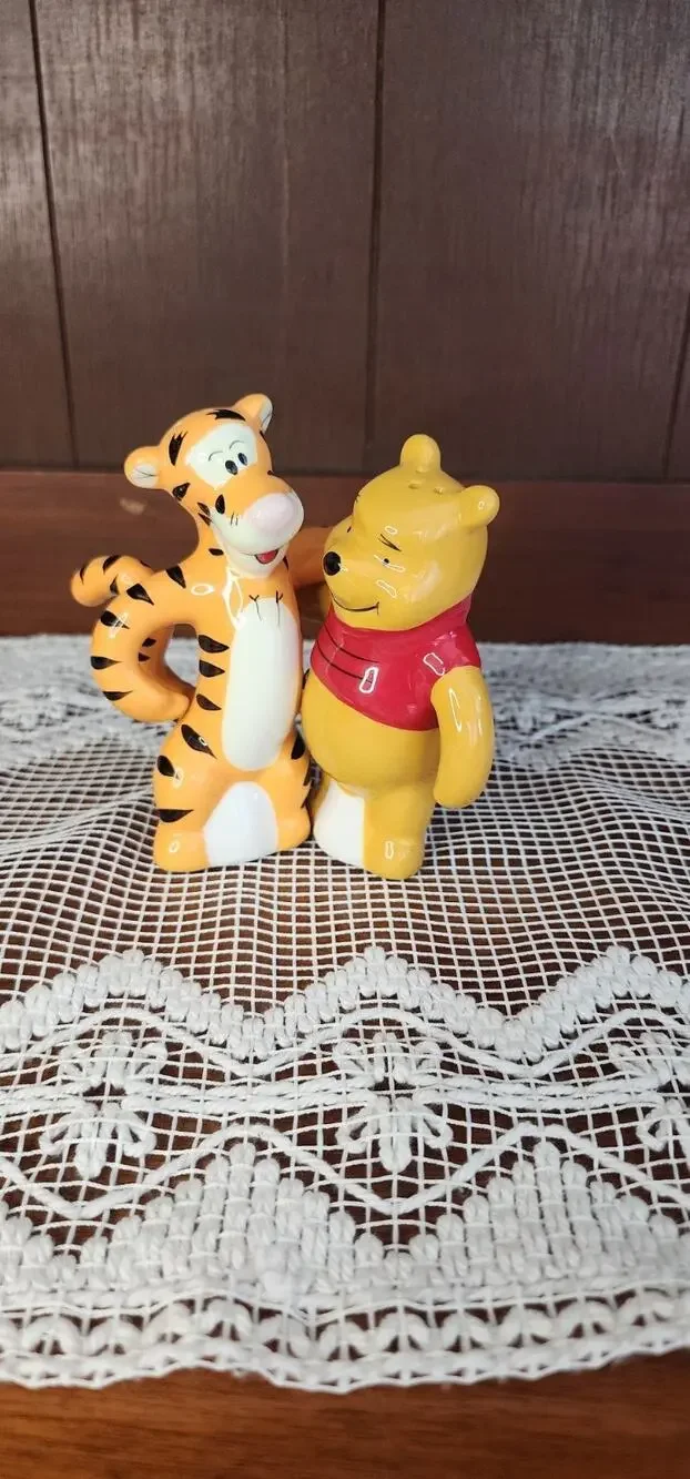 Westland Giftware Collectible Tigger And Pooh Salt And Pepper Shakers